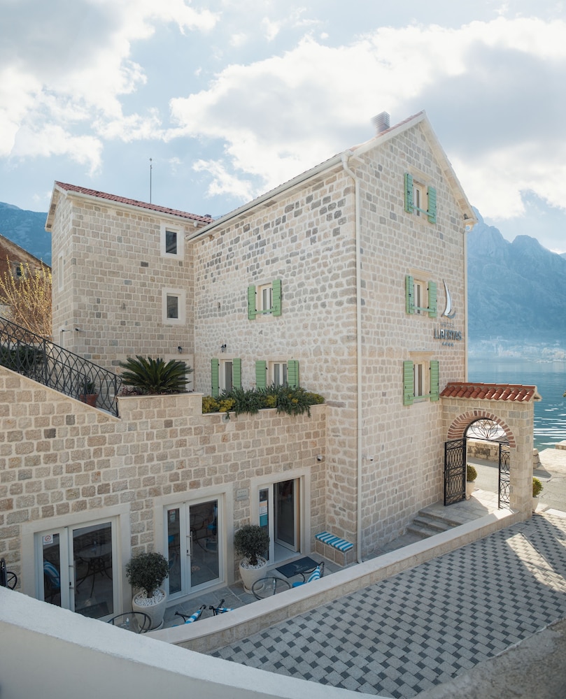 Hotel Libertas 2/69
