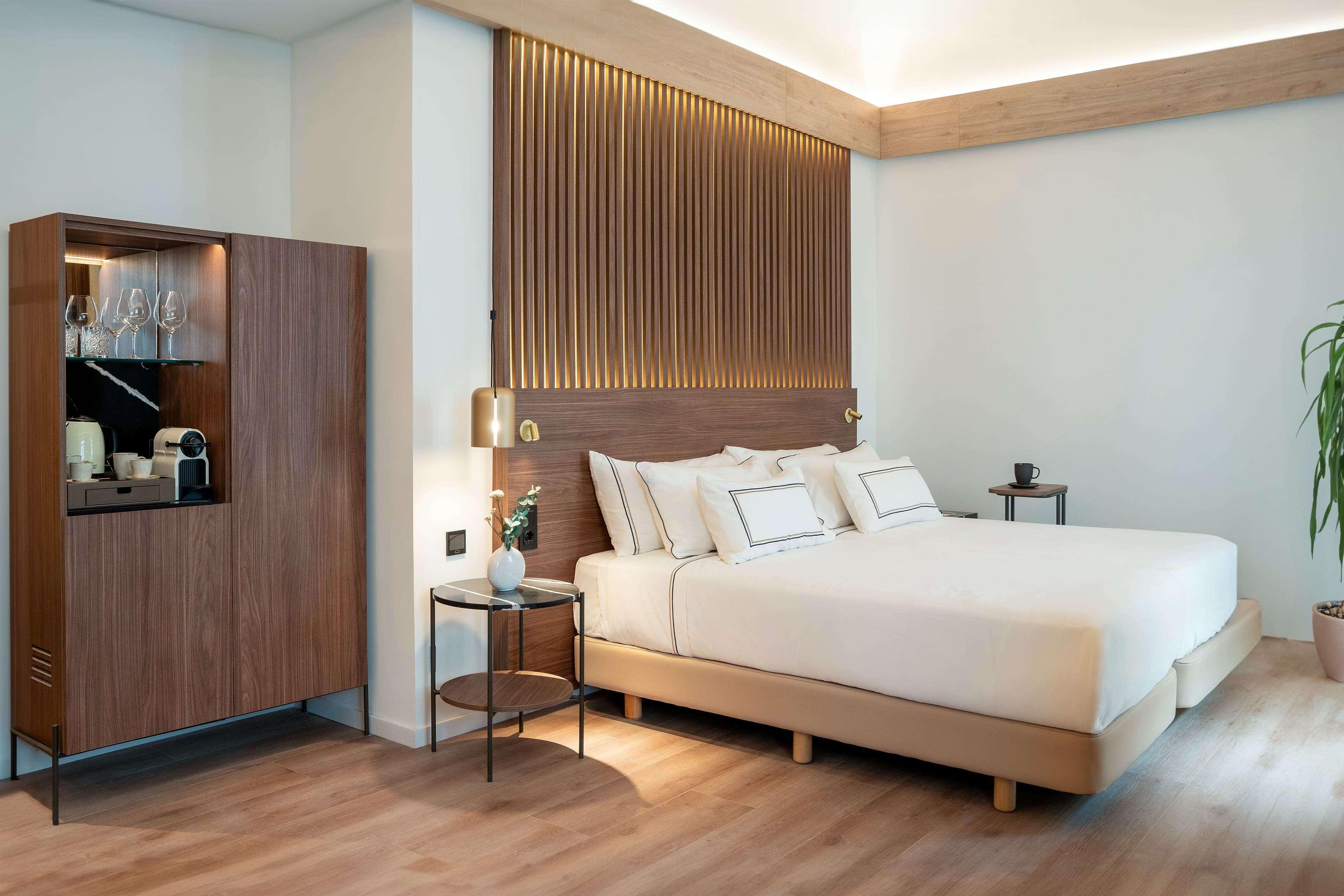 The Level, Junior Suite, Single