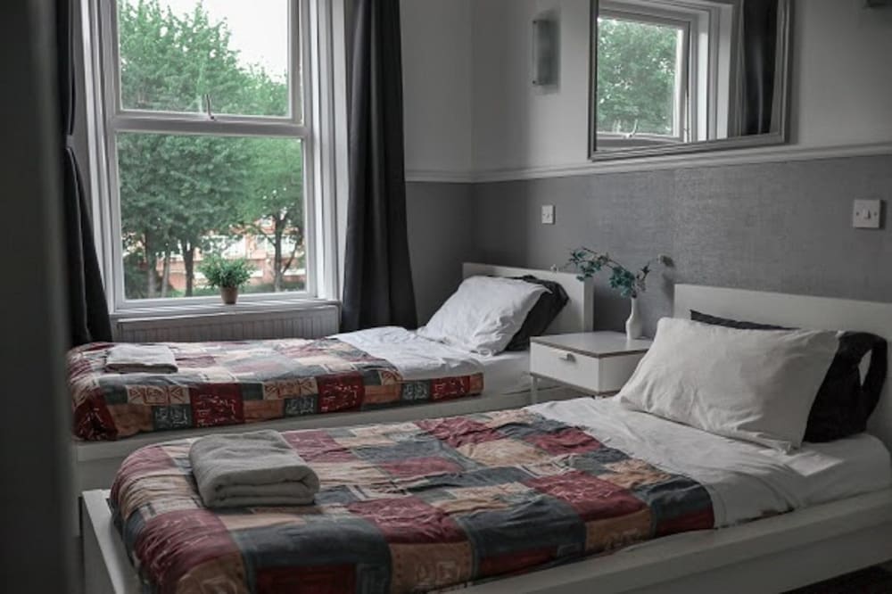 Hotel 261 18/46