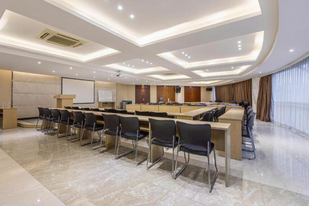 City Comfort Inn Wuhan Fengshu Er Road Baijin Mansion 46/49