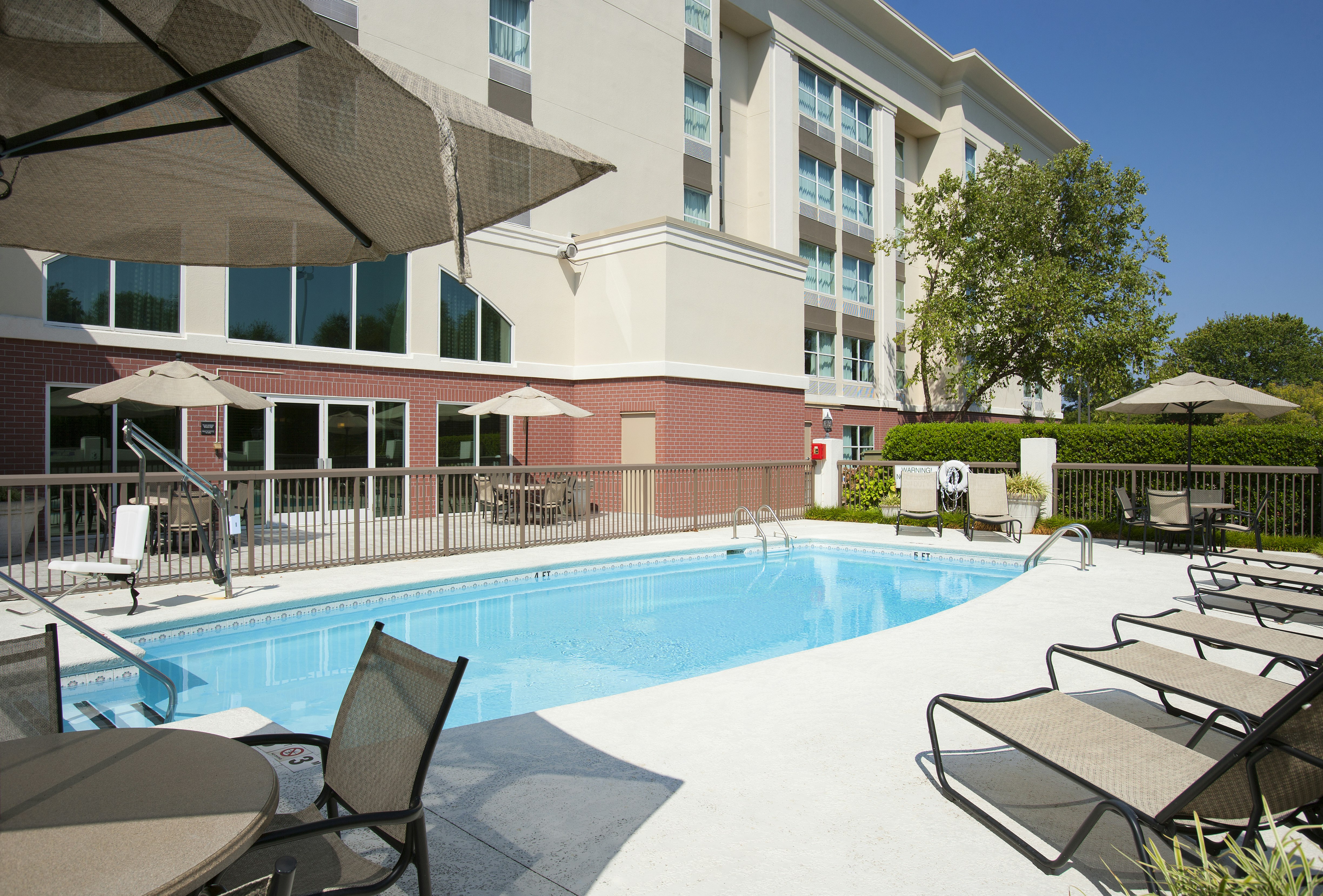 Hampton Inn Suites Charlotte Pineville 50/51