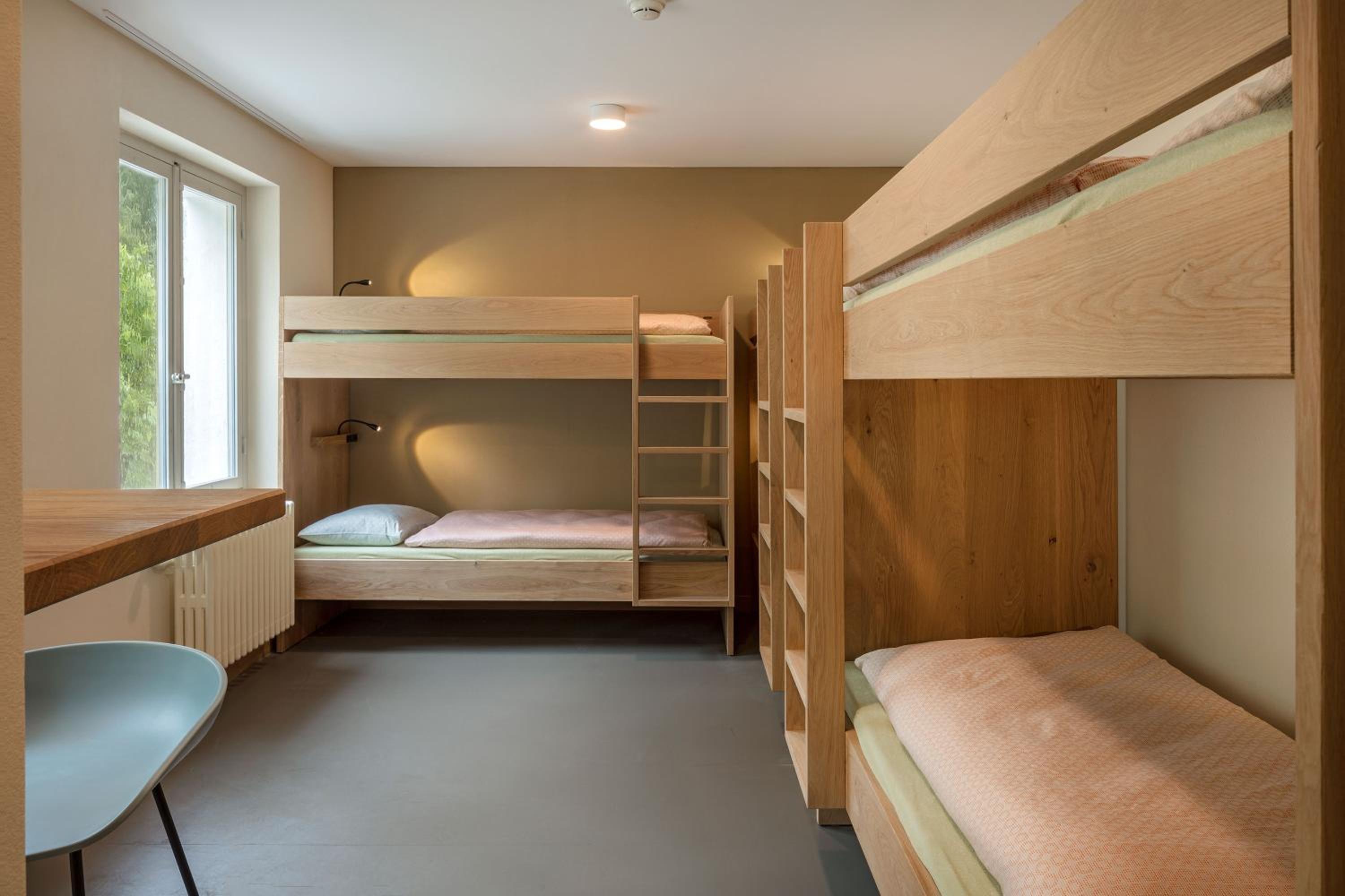 Mixed Dorm, 6 Beds, Shared Bathroom