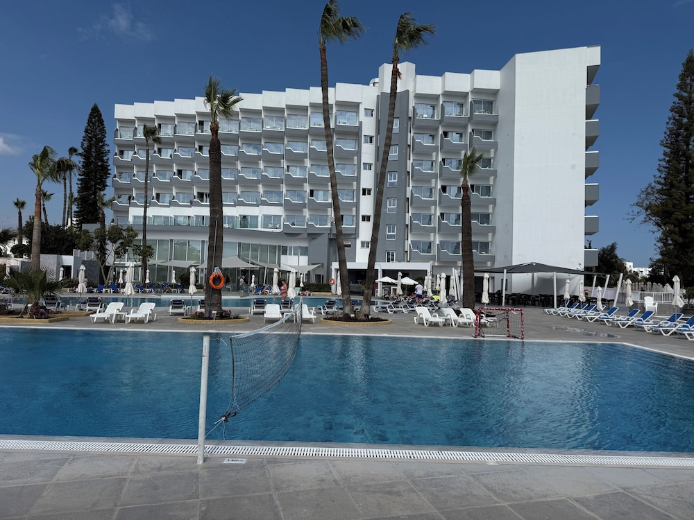 Papouis Protaras Hotel 8/65