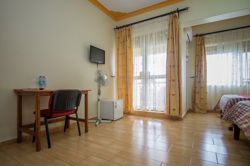 Askay Hotel Suites Entebbe 23/43