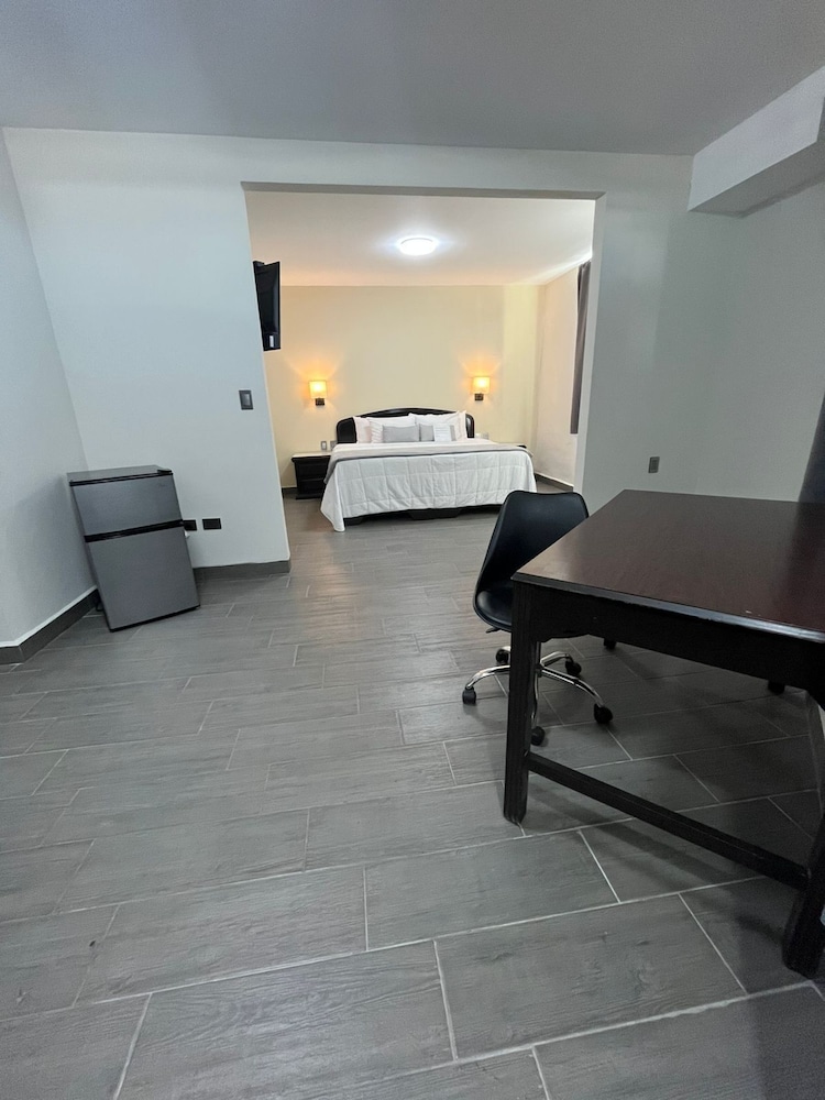 Hotel Plaza Del Arco 30/50