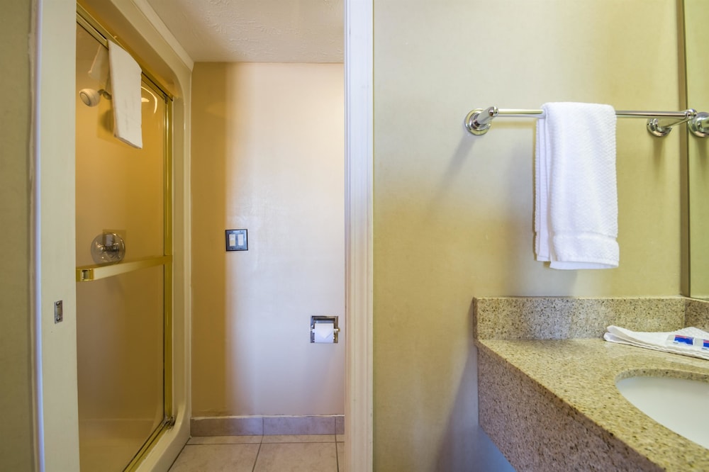 Motel6 Indianapolis, IN - Airport 24/26