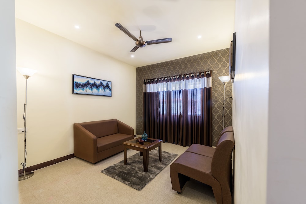 Treebo Trend Nestlay Casa 35/47