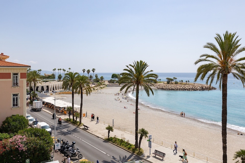 Hotel Vacances Bleues Le Balmoral 69/75