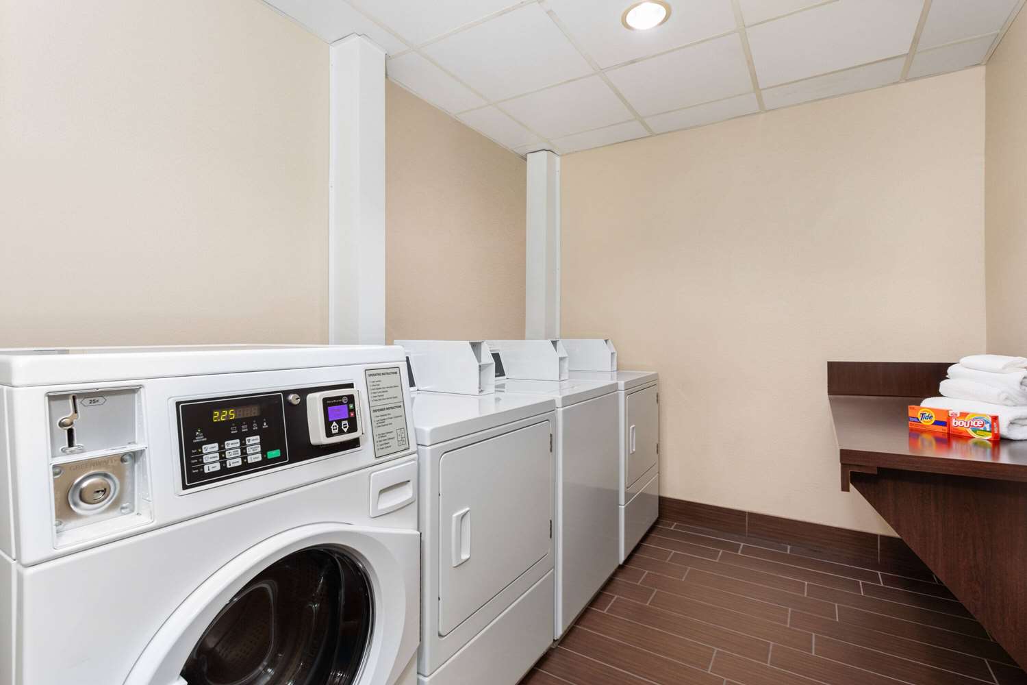 La Quinta Inn & Suites by Wyndham Bonita Springs Naples N. 10/47