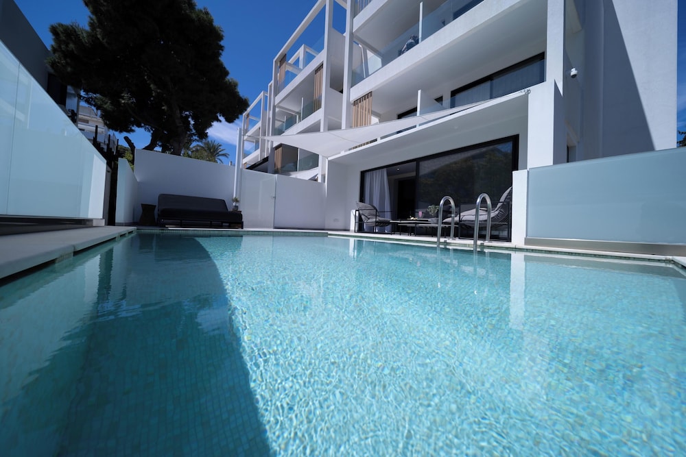 AZUR HOTEL 2/50