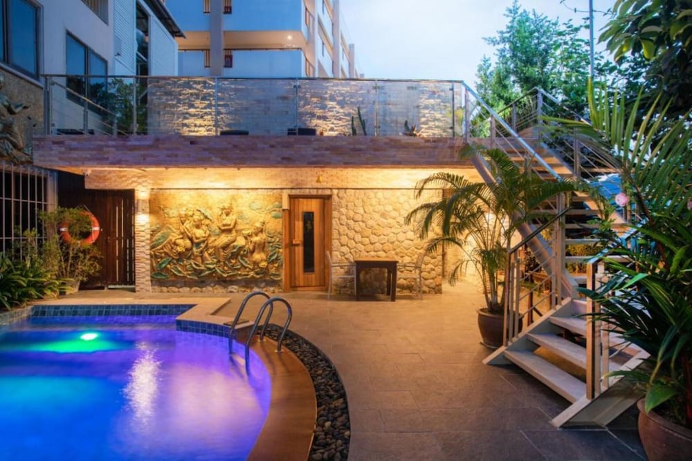 Orchid Garden Hotel 8/64