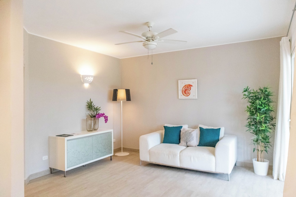 Tracadero Beach Resort 14/77