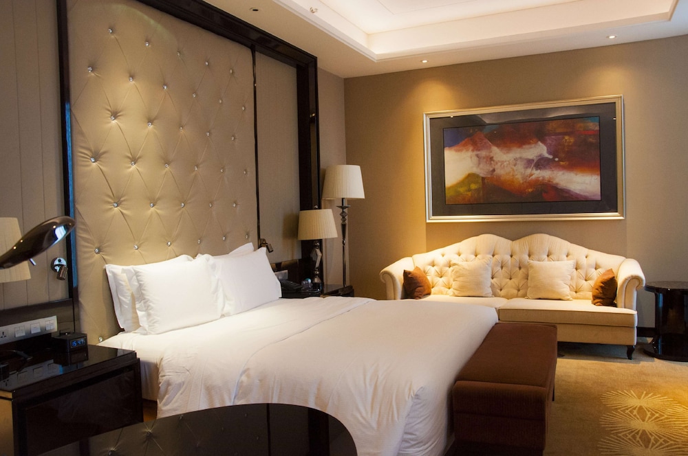Hilton Nanjing 48/98