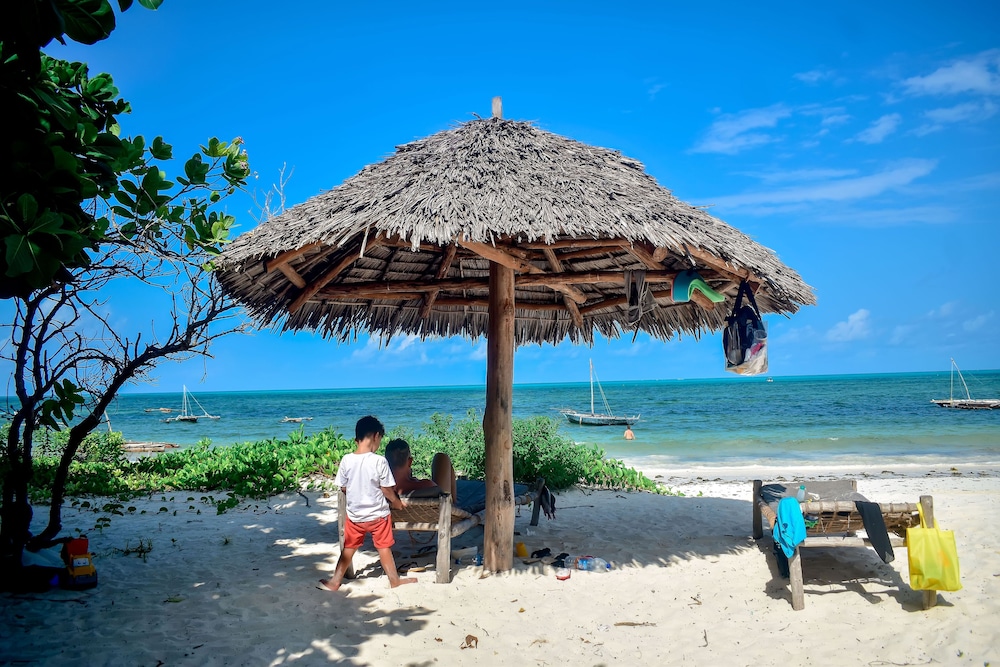 Blue Earth Beach Bungalows 57/72