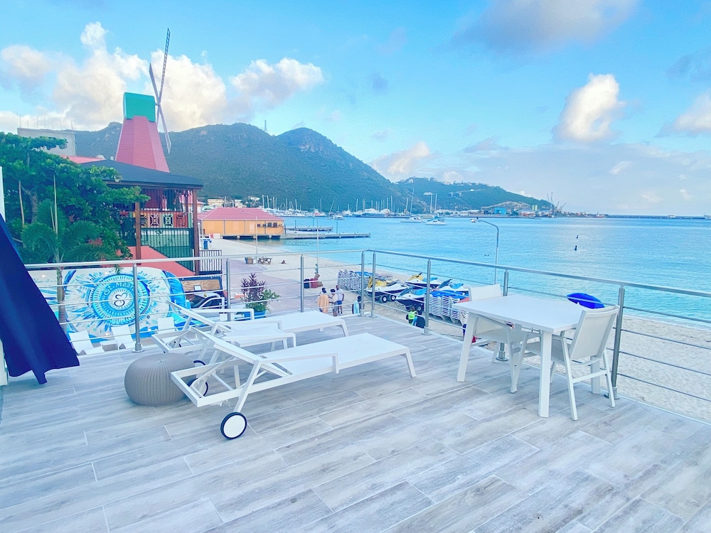 Sea View Beach Hotel 38/50