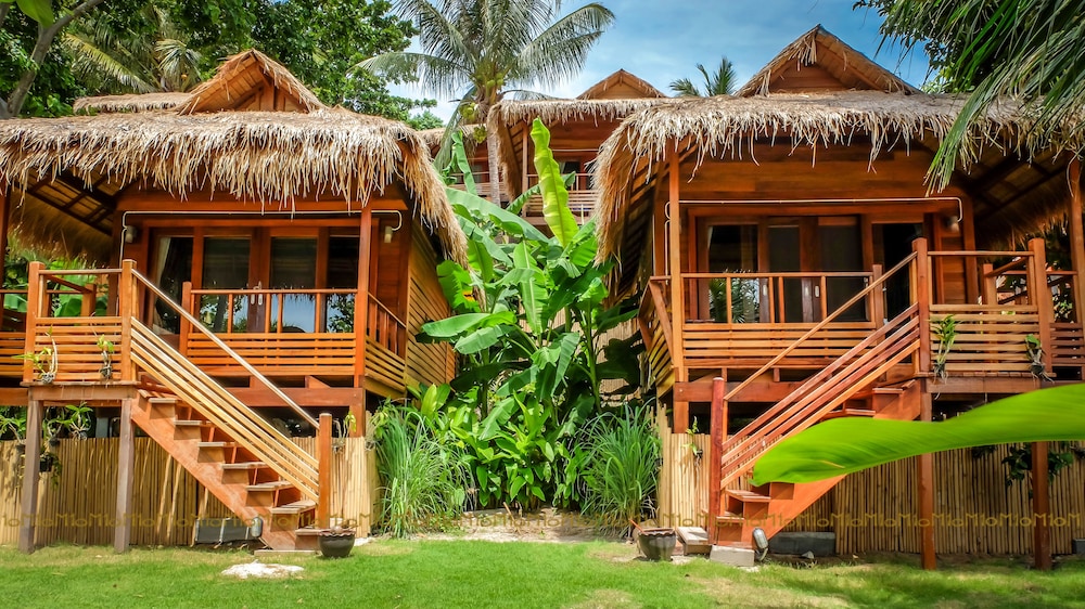 Ten Moons Lipe Resort 2/50