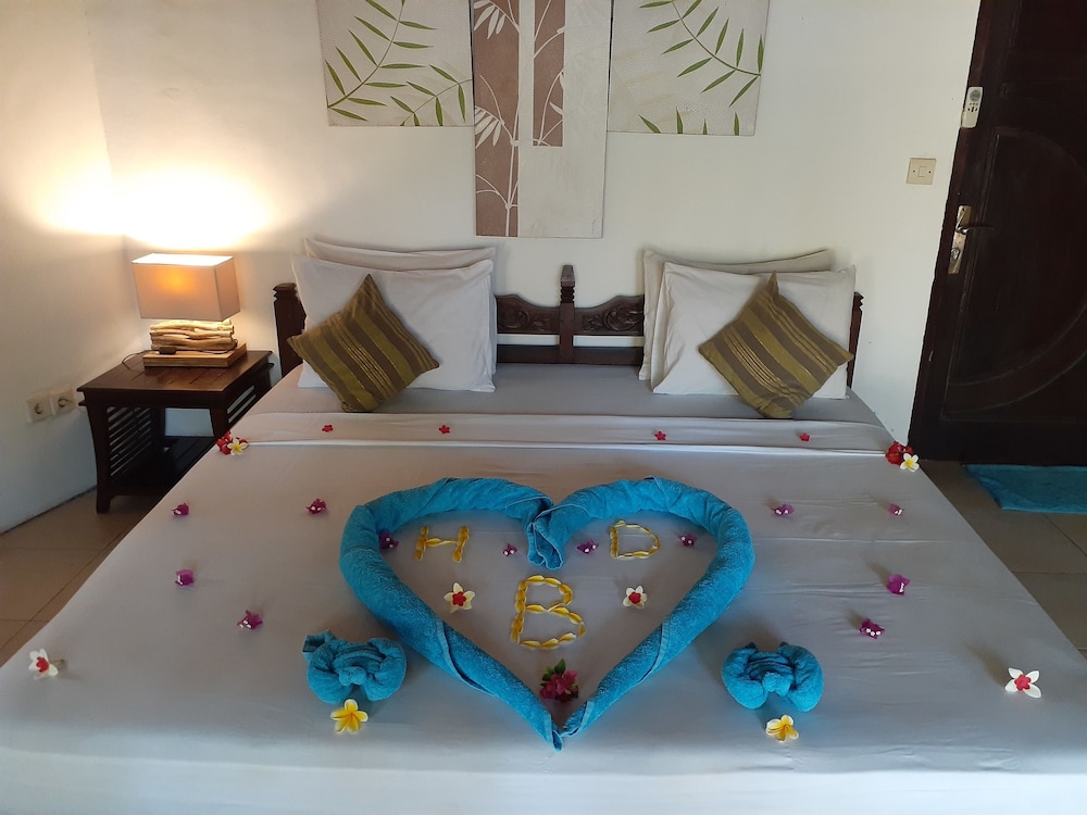 Laguna Gili Beach Resort 50/60