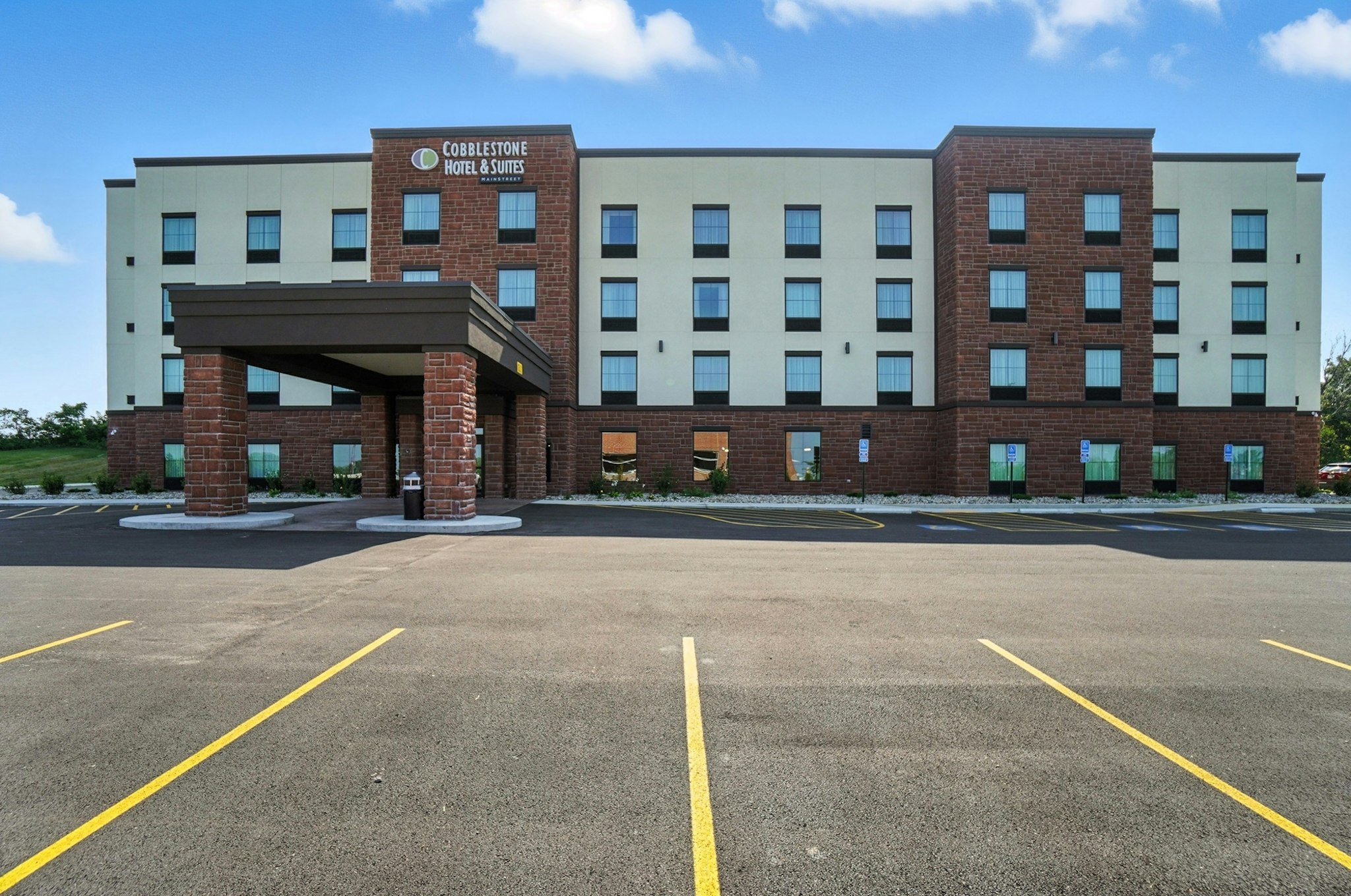 Cobblestone Hotel & Suites-Bellefontaine 41/50
