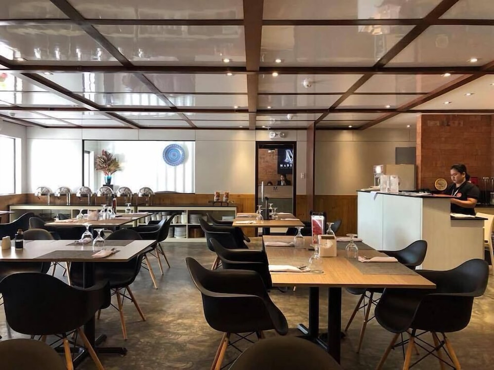The Madeline Boutique Hotel & Suites 24/28