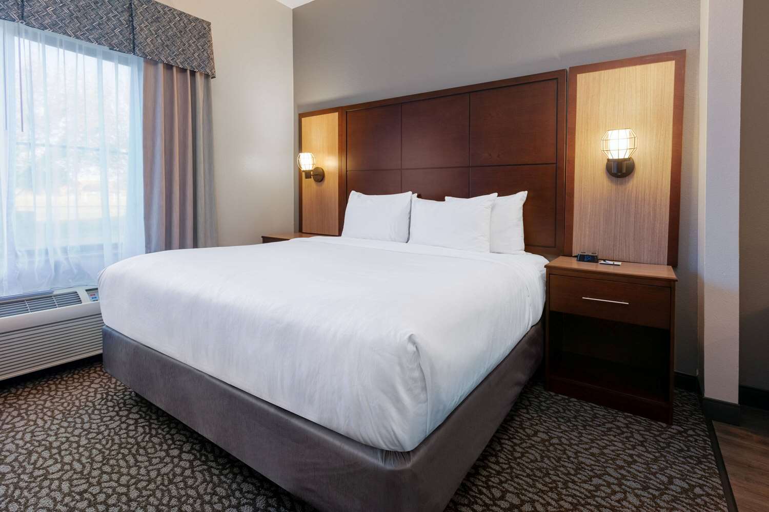 Spark by Hilton DFW North 11/60