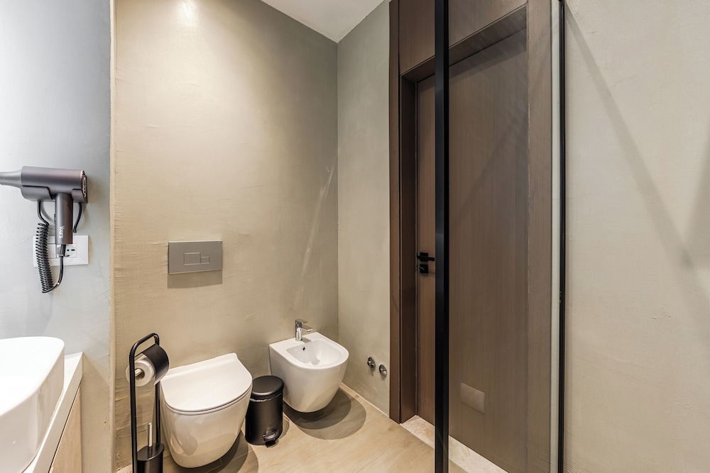Aquila D Hotel 47/49