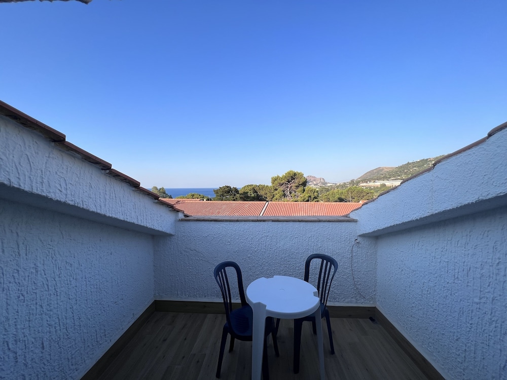 Cefalu Resort Sporting Club 27/69