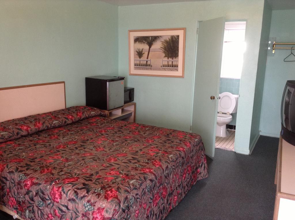 New Sea Breeze Motel 8/20