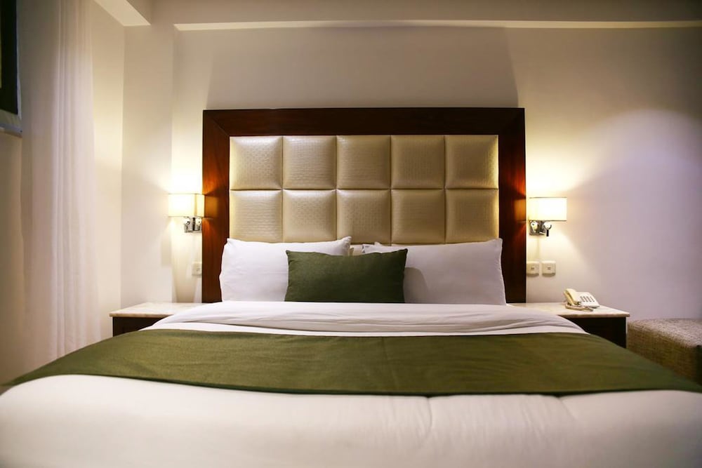 Lahore Continental Hotel 26/71
