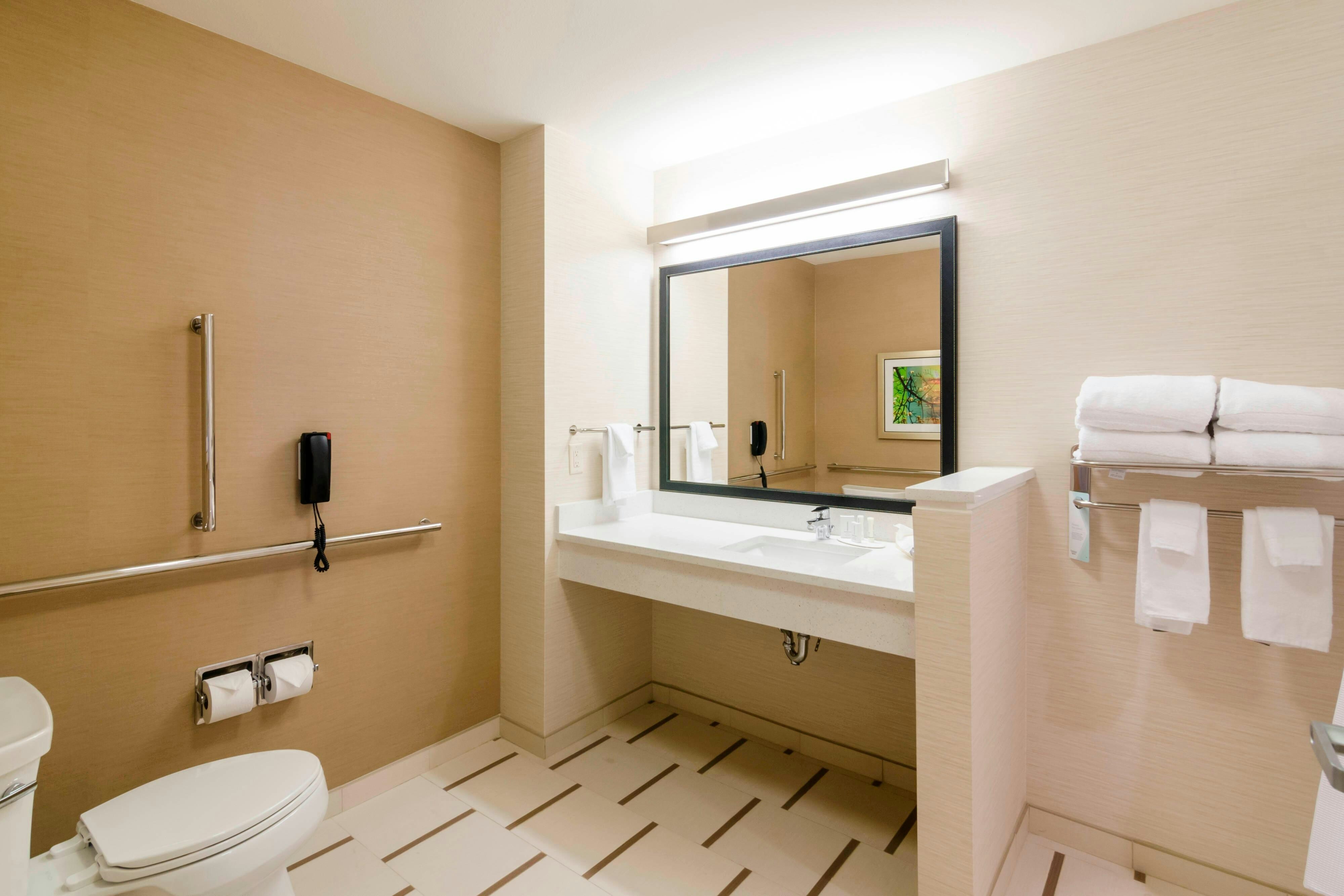 Fairfield Inn And Suites By Marriott Panama City Beach 17/18