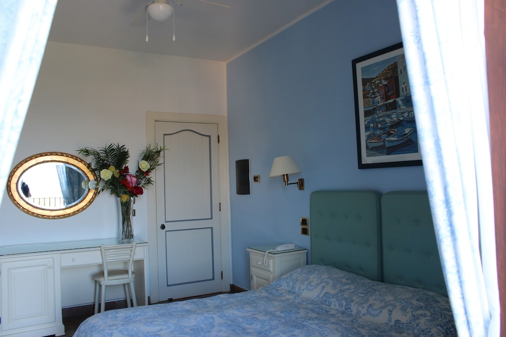 Hermitage Hotel 30/52