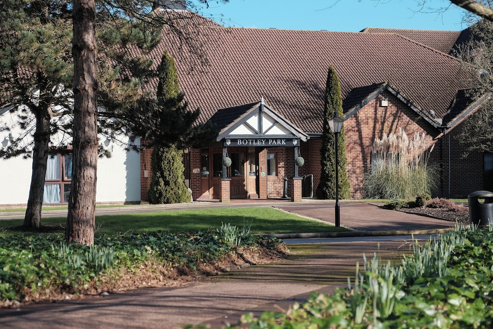 Macdonald Botley Park Hotel Spa 66/68
