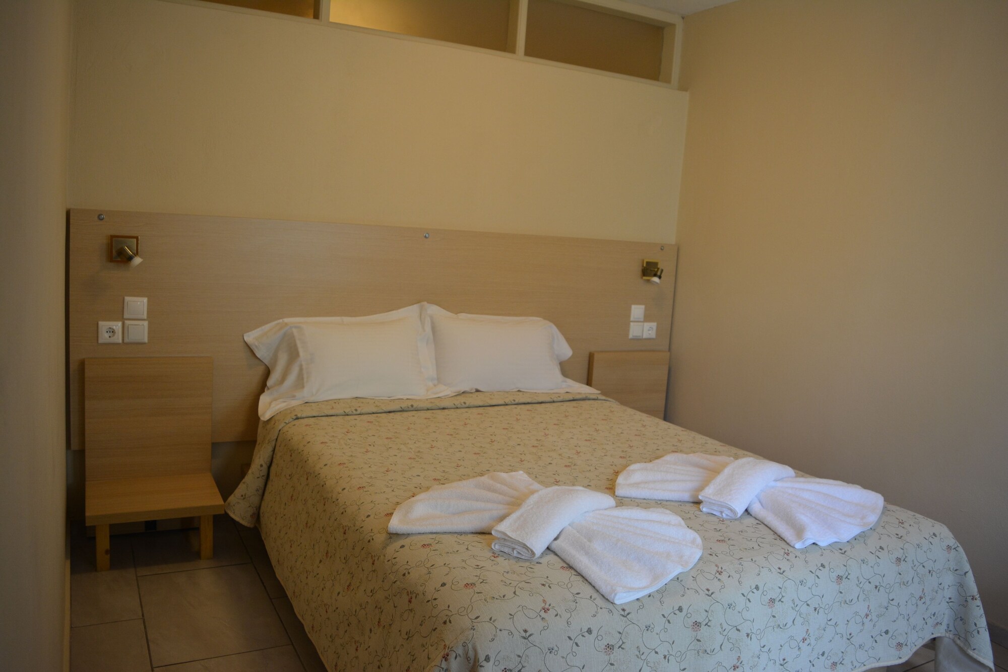 2 Bedrooms, Family, Apartment, Queen and Twin Beds, Sofa, Ground Floor