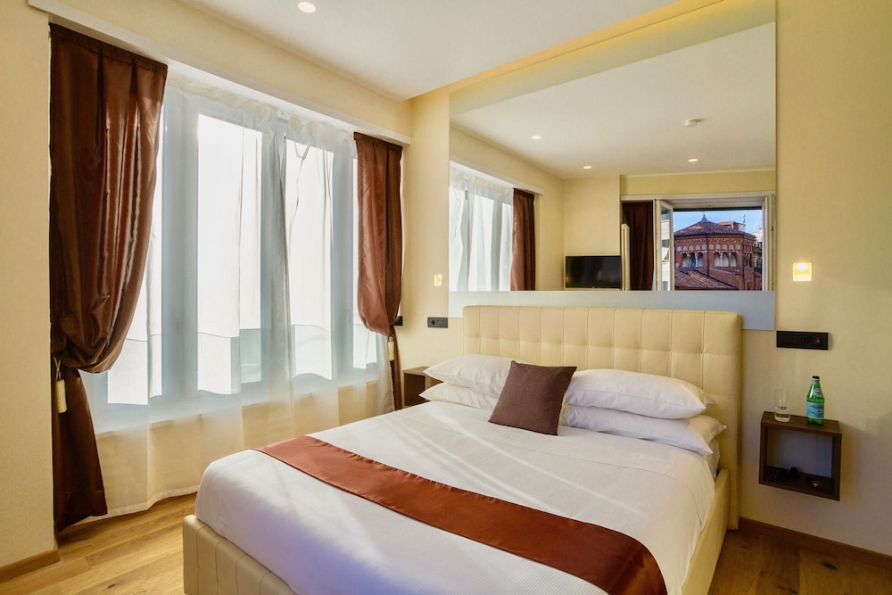 Aiello Rooms - San Babila 12/61