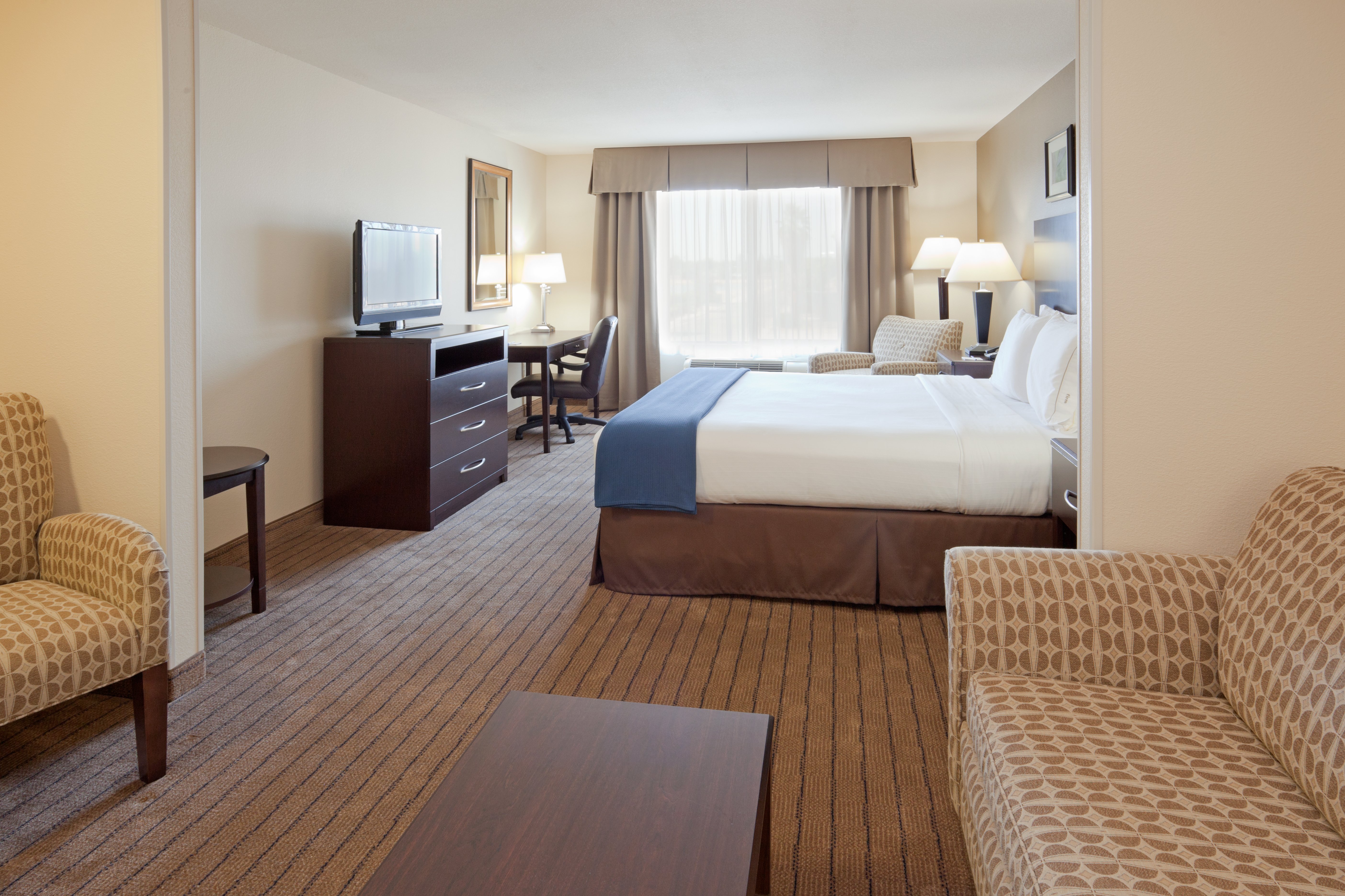 Holiday Inn Express Hotel Clovis Fresno 27/76
