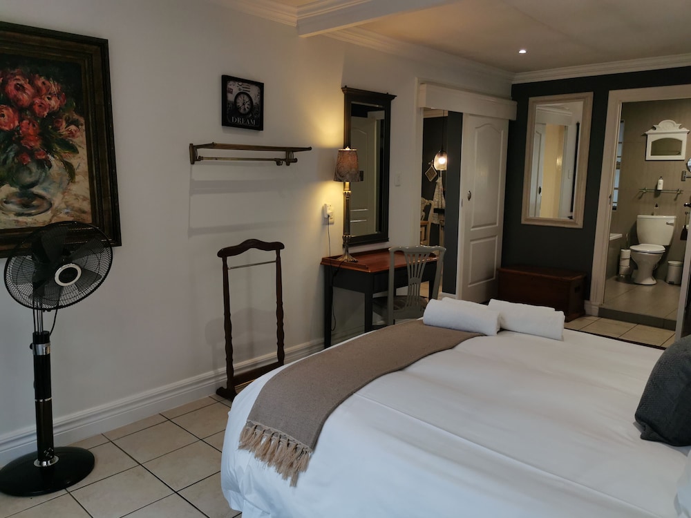 At 98 On Lynburn Guest House 17/50