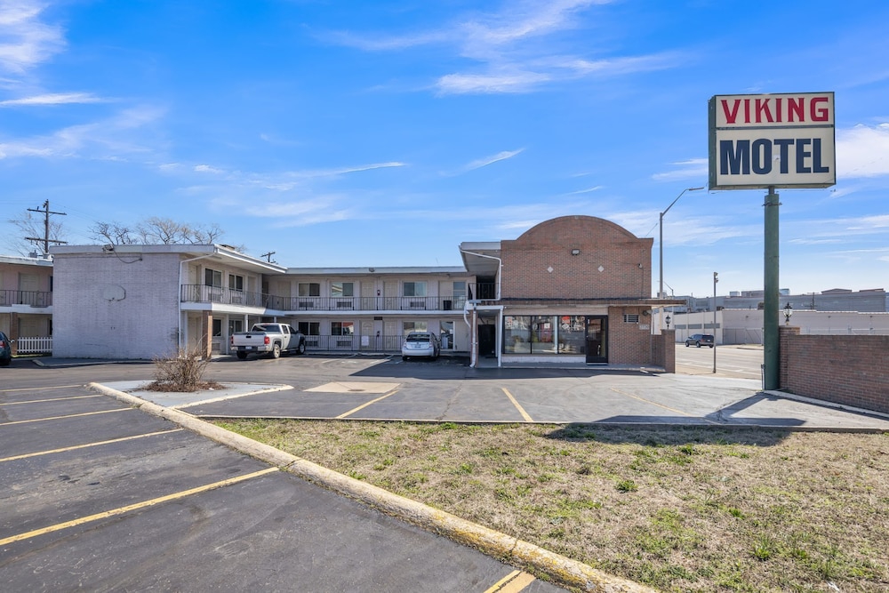 Viking Motel Detroit 10/17