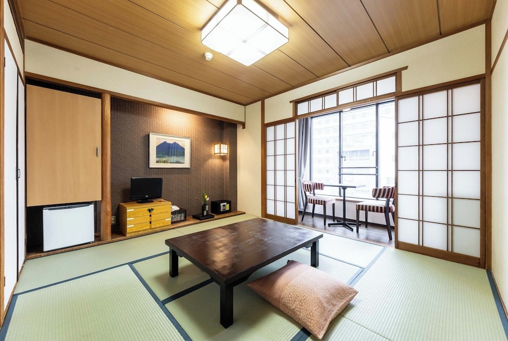 Yamatoya Honten 52/69