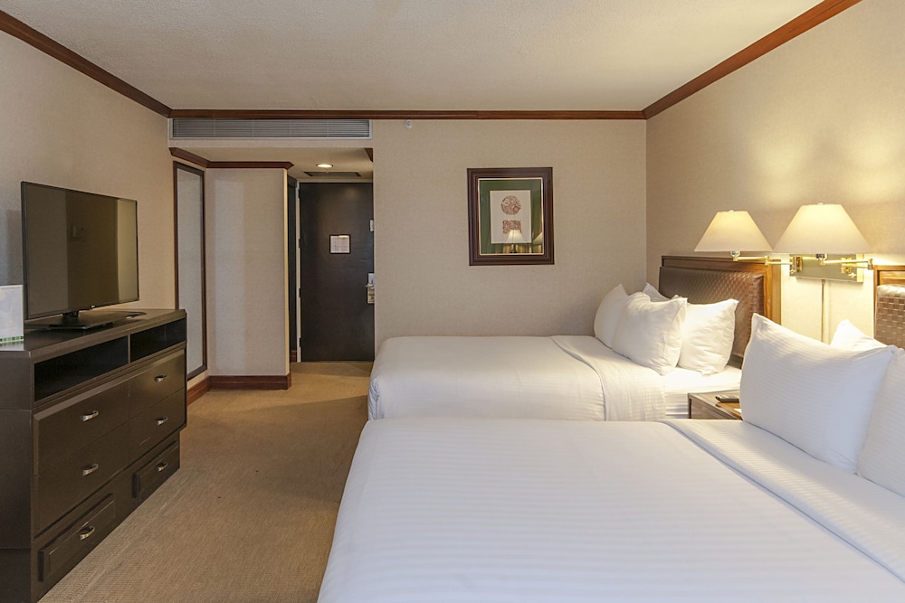 Delta Hotels by Marriott San Jose Aurola 12/50
