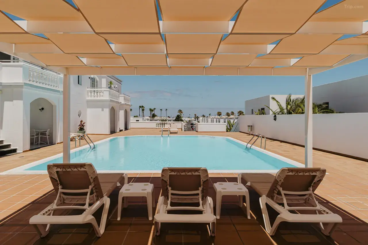 Corona Mar Apartments - Select Adults PLUS 16 22/30