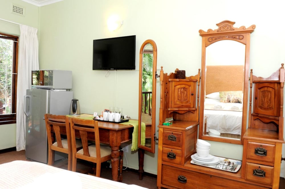Olive Room Bed And Breakfast 12/30