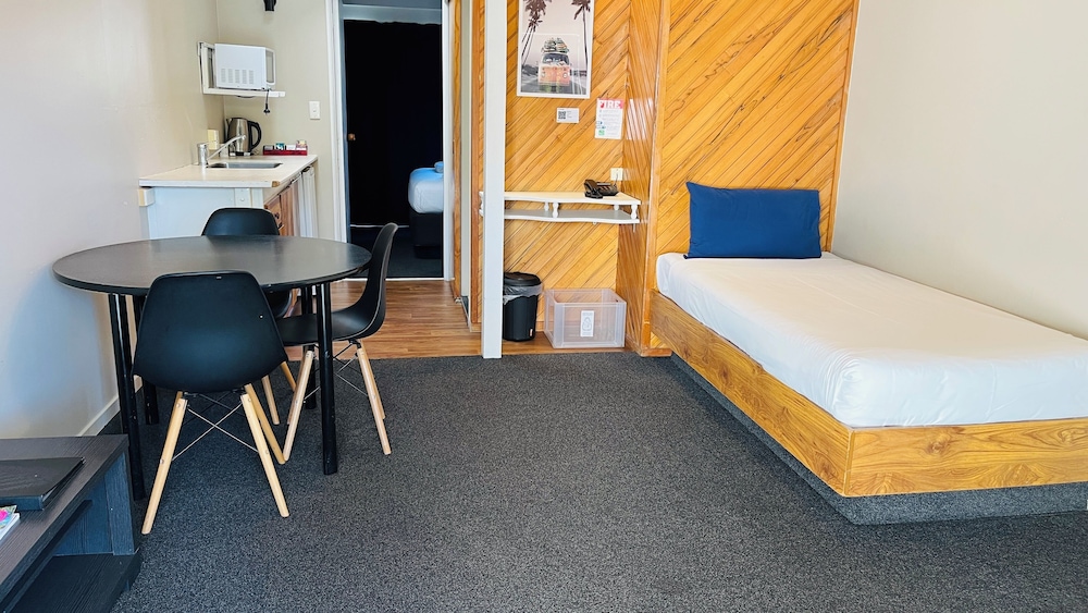 Bennetts Thermal Pools Motor Inn 20/44
