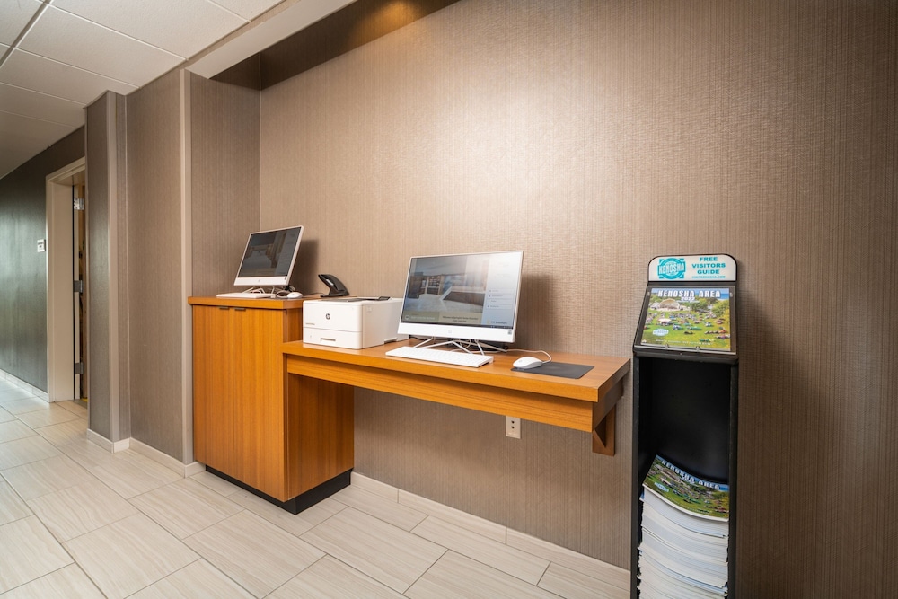 SpringHill Suites by Marriott Kenosha 45/49