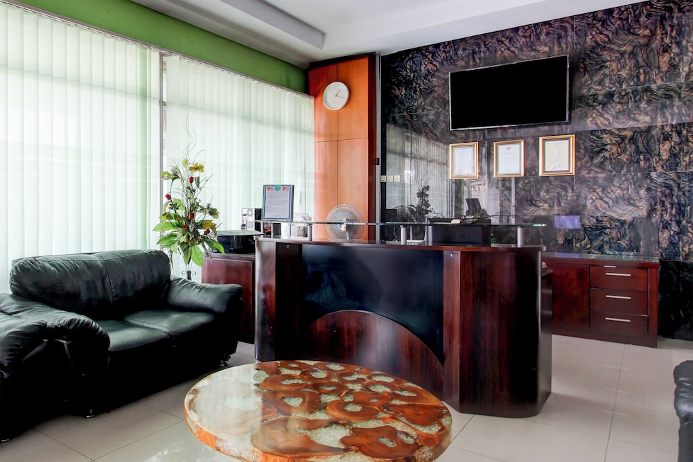 Hotel O Jalan Slamet Riyadi Near Bandara Adi Soemarmo Formerly Amanah Sejahtera 25/32