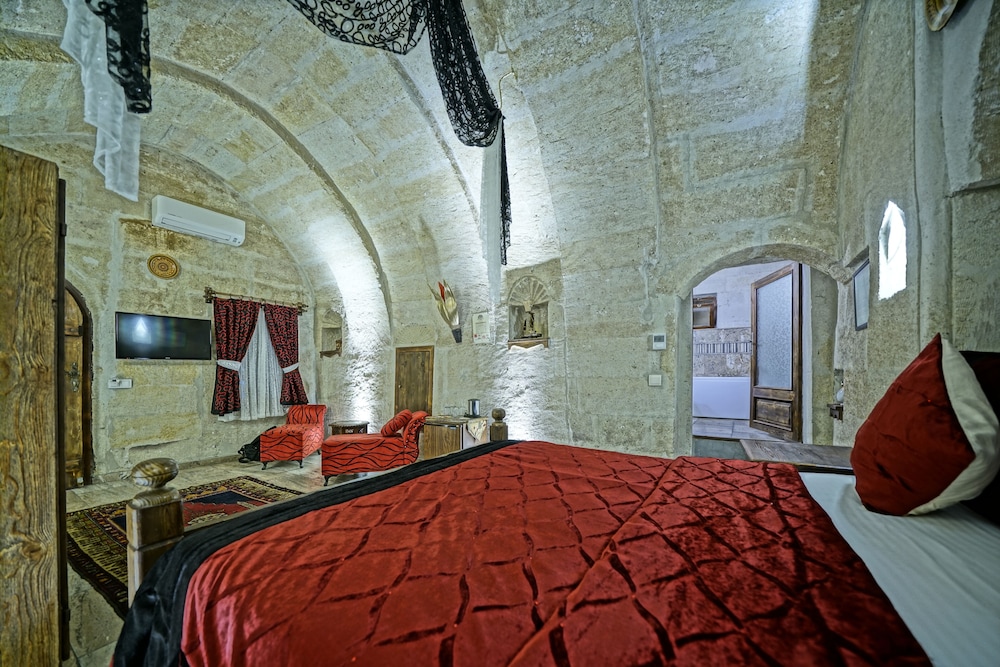 Maccan Cave Hotel 22/70