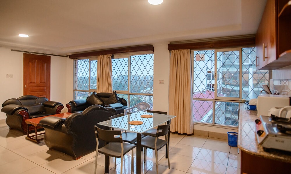 Diamond Plaza Apartments 19/33