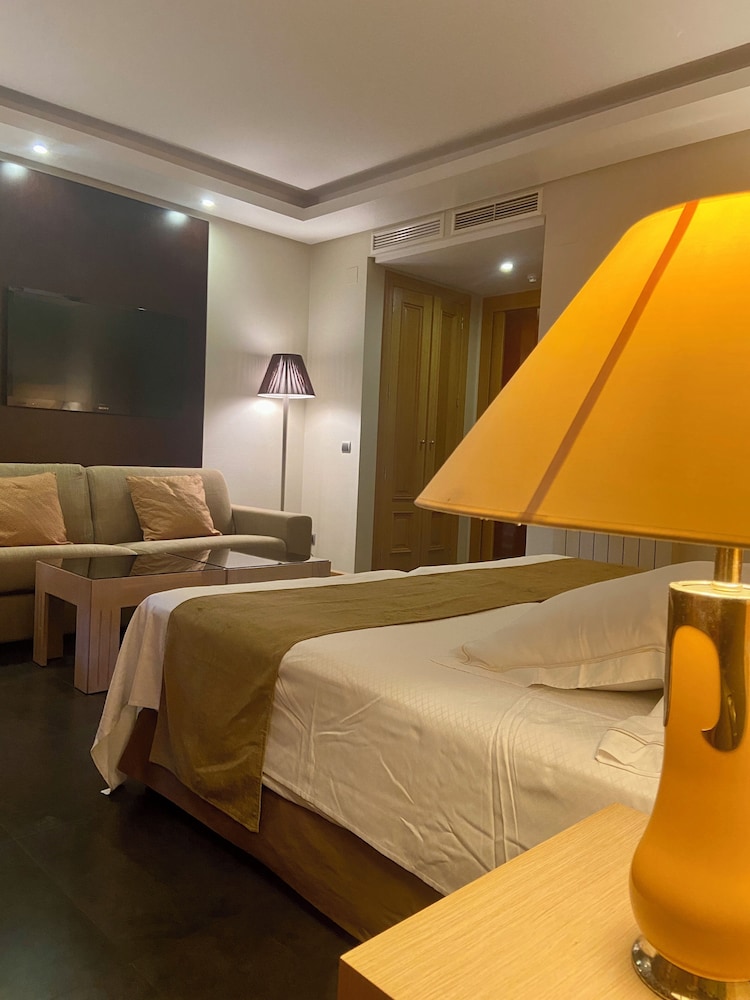 ArtPlatinum Suites and Apartments 10/33