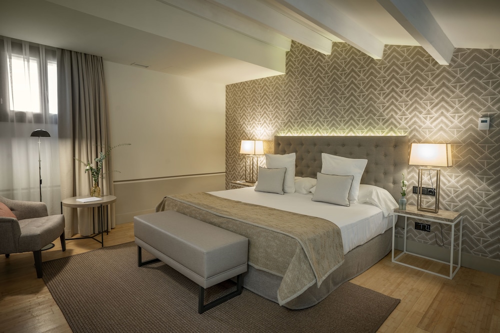 Hospes Palacio de Arenales Spa 28/68