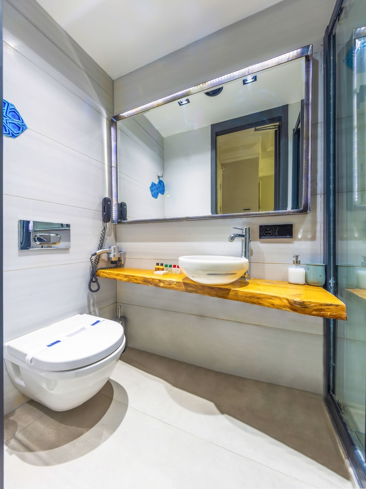 Taksim Avenue Hotel 49/50