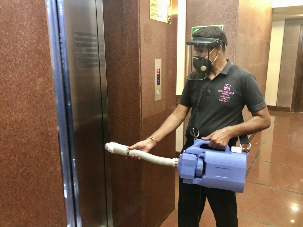 Leela Grande Hotel 8/50