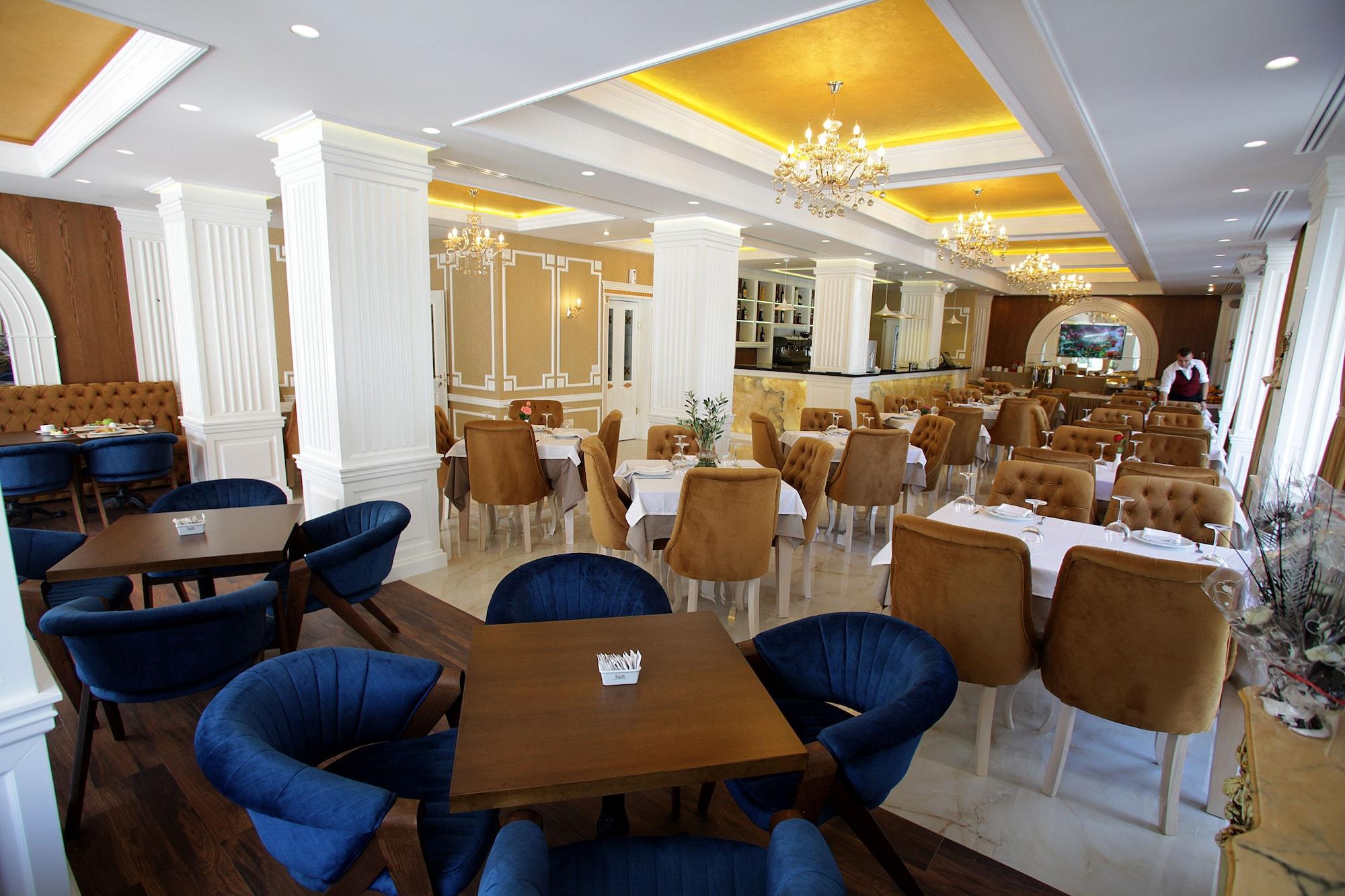 Empire Hotel 47/50